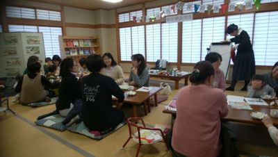 ワークショップ、ママ会、夜はご宴会も可能 - さつまいも農カフェきらら お子様大歓迎レンタルルーム(飲食利用の方無料　持ち込み応相談)の室内の写真