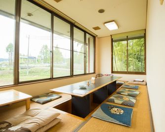 掘りごたつではなくフルフラットに変更したのでお子様連れでも安心です。 - さつまいも農カフェきらら お子様大歓迎レンタルルーム(飲食利用の方無料　持ち込み応相談)の室内の写真