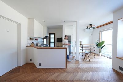 無料で食器＆カトラリー他・撮影用天板が使えるキッチンスタジオ！白く清潔感のあるキッチンと木目が特徴！器・天板・撮影機材が充実！ - キッチンスタジオ ボーノ(BUONO)