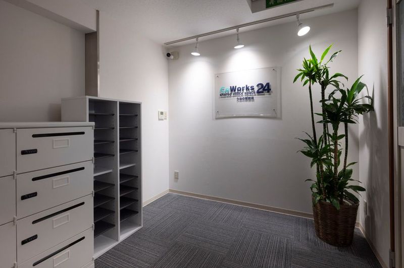 個室ブース(天井空きあり)No.1 - CoWorks365うねの駅前店