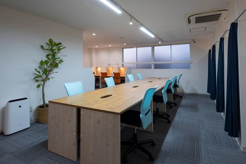 オープンスペース(お好きな席をご利用ください） - CoWorks365うねの駅前店