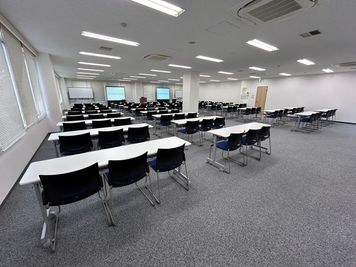 【スクール形式で114名着席可能】 - TIME SHARING 京橋 SC新京橋ビル 7Aの室内の写真