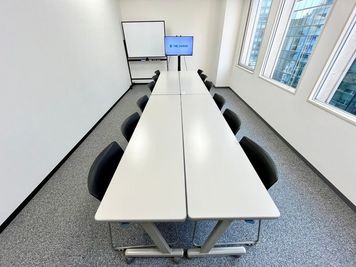 【対面形式で12名着席可能】 - TIME SHARING 京橋 SC新京橋ビル 7Bの室内の写真