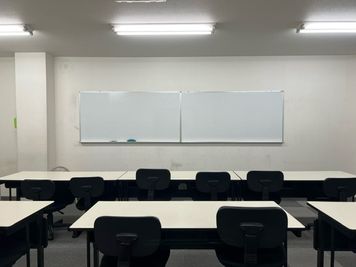 学習塾教室 前橋 貸し会議室 セミナー室 学習塾の教室 の室内の写真