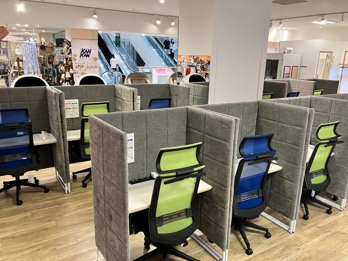 1人用席（通話・会話OK） - 【閉店11/24】コインスペースモザイクモール港北店