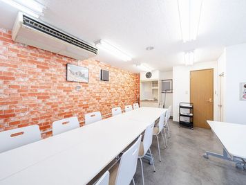 たくすぺ会議室★神田駅徒歩1分！会議セミナー・多目的飲食土足可 気軽に使える多目的レンタルスペース♡Bの室内の写真