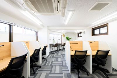 【高円寺駅】勉強で集中したい時にピッタリ！駅から徒歩30秒の自習室🖊️電源・Wifi・ドリンク無料！ - My Studia高円寺