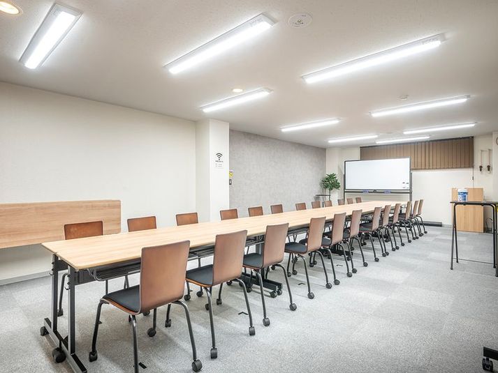 【ROOMs新宿御苑前店 】新宿御苑前4分・四谷三丁目5分 - 貸会議室ルームス 新宿御苑店