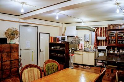 よろずや中野の室内の写真