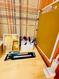 スタンドミラー、ボールペール、油性マーカー、ハサミ、ホワイトボード、 - セルフカフェ桜山店 桜山駅5分！快適ブースで集中力UP！勉強・リモートワークの室内の写真