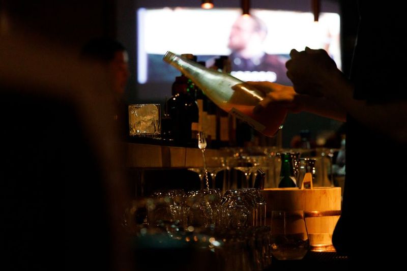 恵比寿から徒歩5分のバー - 恵比寿駅から徒歩5分のミュージックバー