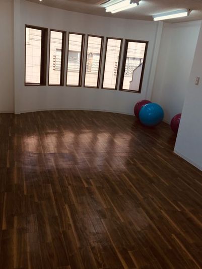 ヨガやダンスの練習、施術室に - なごみボディルーム２階