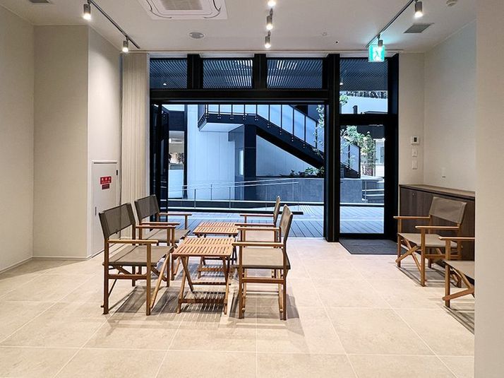 屋内と半屋外で利用可能なレンタルスペース - マチノバ