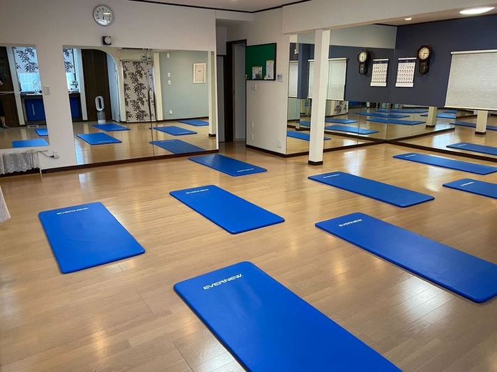 高崎駅東口から徒歩8分！大小3面鏡張りのヨガスタジオ。 - 高崎駅東口から徒歩8分！大小3面鏡張りのヨガスタジオ。