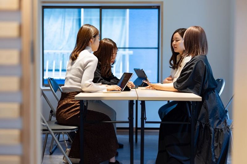 【草津温泉 湯畑徒歩３分】6名まで可能！２階パークビュー会議室 - 草津温泉コワーキング