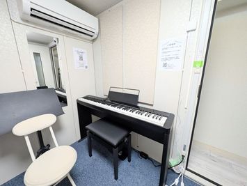レンタボン・大山スタジオ Ａスタジオ　【エアコン・電子ピアノ付設・2.5帖】の室内の写真