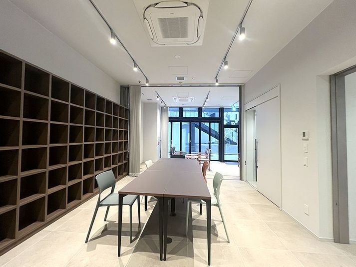 屋内と半屋外で利用可能なレンタルスペース - マチノバ