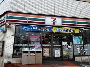 駅前にセブンイレブンあります。 - JK Room ビブレ西小倉B館 【角部屋】お家デート💑アクセントウォール🛋地上波📺️３０１の室内の写真