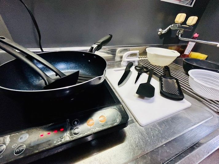 西小倉駅徒歩２分！ 角部屋🏠コワーキング、控室、食事会🍕２６ - JK Room ビブレ西小倉B館