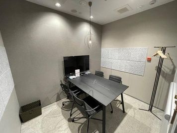 【津田沼駅徒歩3分】SoloTime津田沼 MEETING ROOM/4名収容/Wi-Fi・電源完備/無料ドリンク・お菓子有 - SoloTime 津田沼