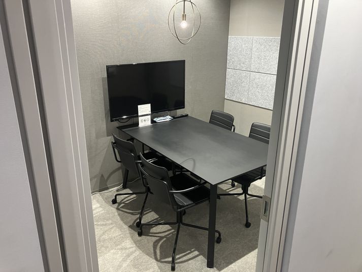 MEETING ROOM（4名用完全個室） - SoloTime 津田沼