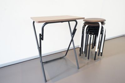 テーブル１台、椅子3脚 - ミライスタジオ神田秋葉原 ミライスタジオ＜神田秋葉原Aスタジオ＞_なりたい自分になる。の設備の写真