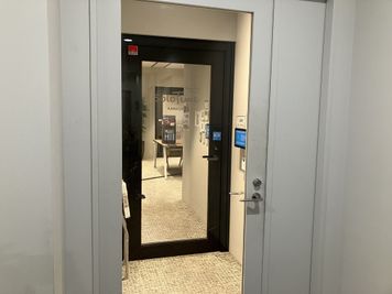 SoloTime 川崎 ROOM KK03（1名用完全個室）の室内の写真