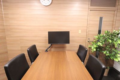 ふれあい貸し会議室 大阪駅前第２ビル ふれあい貸し会議室 梅田No118の室内の写真