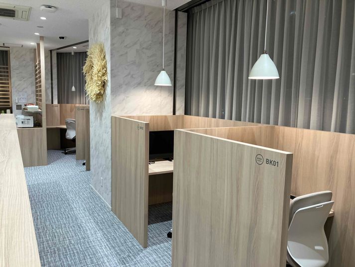 BOOTH BK01（1名用オープン席） - SoloTime 松山