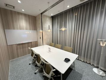 【駅徒歩4分】SoloTime松山 MEETING ROOM/6名収容/ Wi-Fi・電源・モニター完備/無料ドリンク・お菓子有 - SoloTime 松山