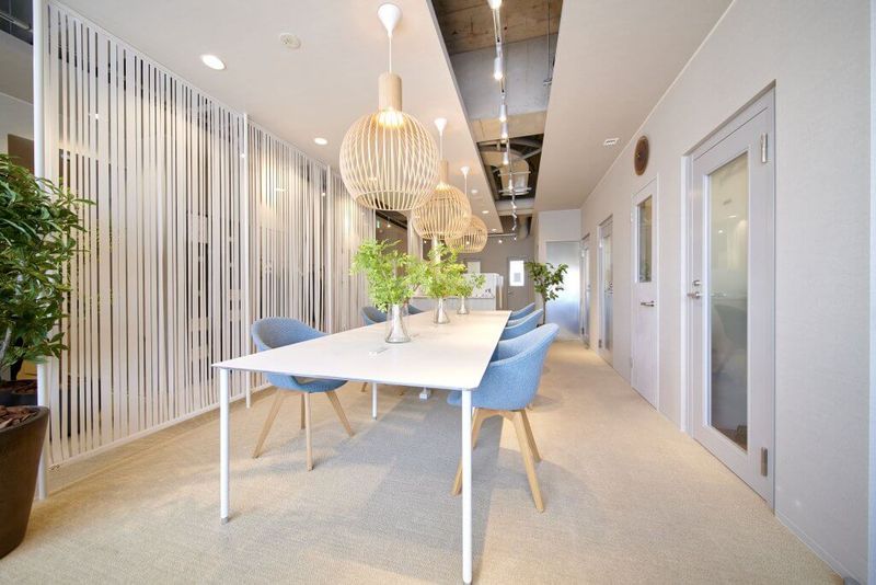 MEETING ROOM（4名用完全個室） - SoloTime 三鷹