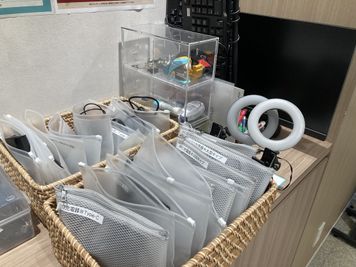 PC・スマホ周辺充電器など、豊富に取り揃えております。 - SoloTime 蒲田 ROOM KK05（1名用完全個室）の室内の写真