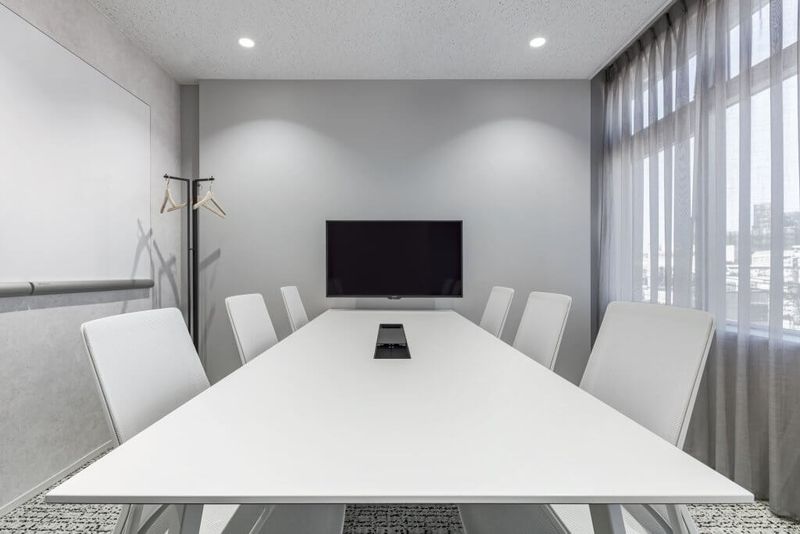 MEETING ROOM（6名用完全個室） - SoloTime たまプラーザ