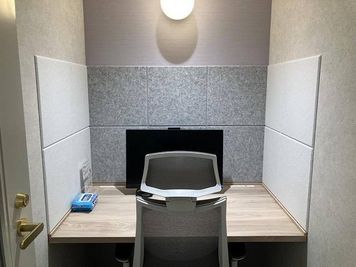 SoloTime あざみ野 ROOM AK01（1名用完全個室/女性専用）の室内の写真