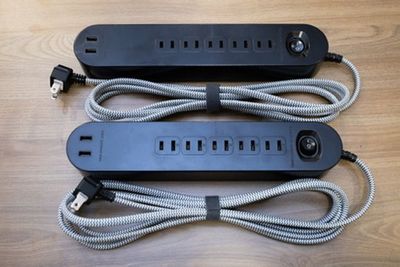 電源タップ 5個口 USBポート2口付き 3m ×2本 - アーバンスペース大手町 ✨【 貸し会議室】アーバンスペース神田大手町✨の設備の写真