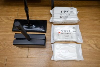 退出前の清掃にお使いください。
フローリングワイパー（ウェット&ドライ）・ウェットティシュー・粘着ローラー - アーバンスペース大手町 ✨【 貸し会議室】アーバンスペース神田大手町✨の設備の写真