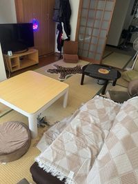 入り口入ってすぐのリビングルーム。 - レンタルスペースHAZE キッチン付き爆速wifi広々一軒家のレンタルスペースの室内の写真