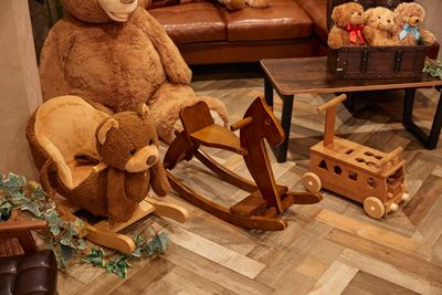 乗り物系も充実♪クッションフロアなのでお子さまが転んでも安心♪ - Moff room🧸《下北沢店》 🧸Moff room🧸1〜15名様ママ会向けスペースの室内の写真