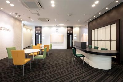 会場受付とロビー - フジグラン松山センター グランドピアノ部屋 S1教室の入口の写真
