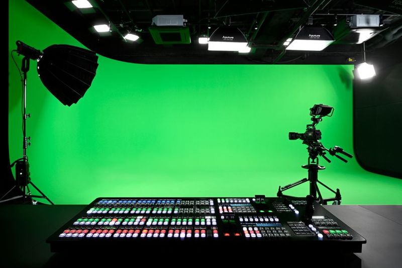 最新の映像機器を完備したクロマキースタジオ - ロケットスタジオ