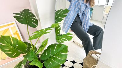 鏡を使用してコーディネート写真などを撮影すると韓国っぽく仕上がります🪞🪴 - 5801 Studio 全方向映えスポット♡ 韓国風フォトスタジオの室内の写真