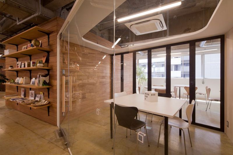 社内研修・トークイベントなどに!20名収容可能なフリースペース - THE6