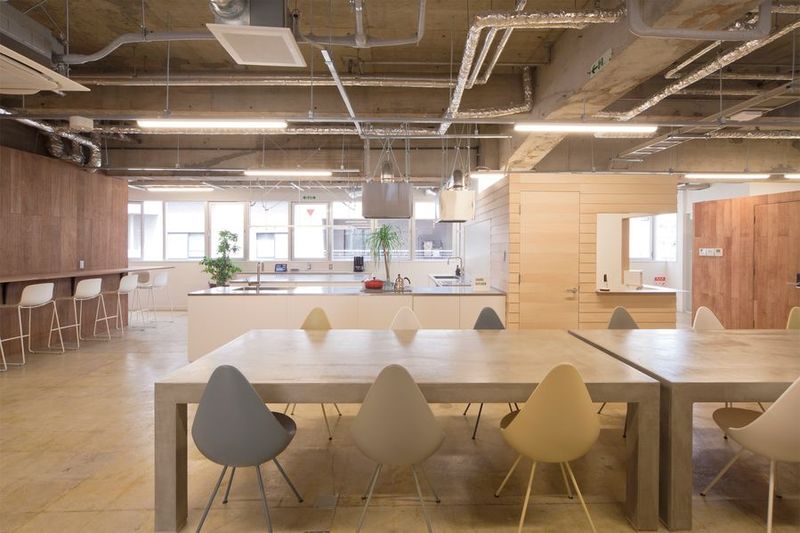 社内研修・トークイベントなどに!20名収容可能なフリースペース - THE6