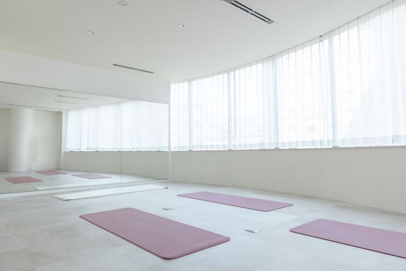 ヨガ・ピラティススタジオSTRI（ストリ） - ヨガ・ピラティススタジオSTRI（ストリ）