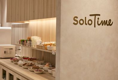 SoloTime 渋谷 OPEN SPACE 01（フリーアドレス席）の室内の写真