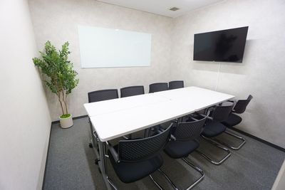 ＜大阪駅チカビジネス会議室＞OPEN記念価格SALE！大阪駅/北新地駅直結🚃Wi-Fi📶スマートテレビ📺会議/セミナー - 【大阪駅チカビジネス会議室】