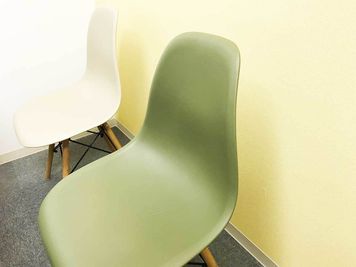Colormell（カラメル）池袋西口店 A室 - イエロー［〜11名］の室内の写真