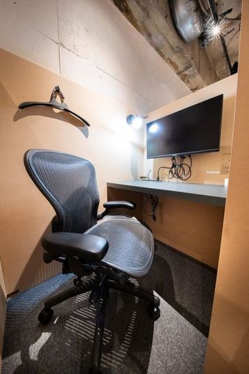 アーロンチェアブース3番　カフェ＆ワーキングスペース    - Wワークスペース　大塚