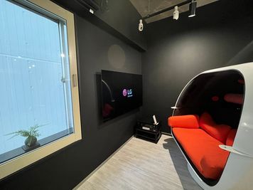 高音質スピーカー内蔵ソファ - Intro Place（イントロプレイス）｜麻布十番 プライベートカフェ＆ショールームの設備の写真