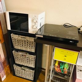 エキマエ会議室　三宮 丸ごと貸切!!大型スクリーン完備の室内の写真